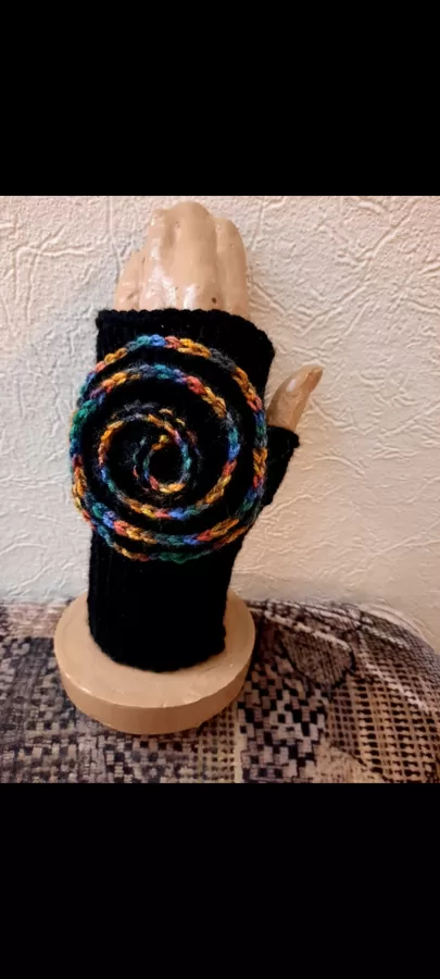 Maucīši - melni ar puķi - akrils - 20.00 eur